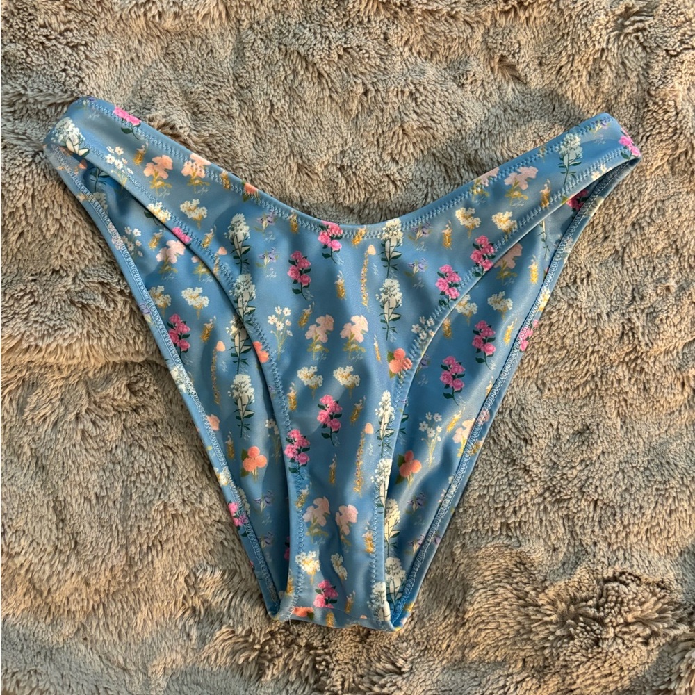 Strawberry Milk Mob bottoms. Size Small